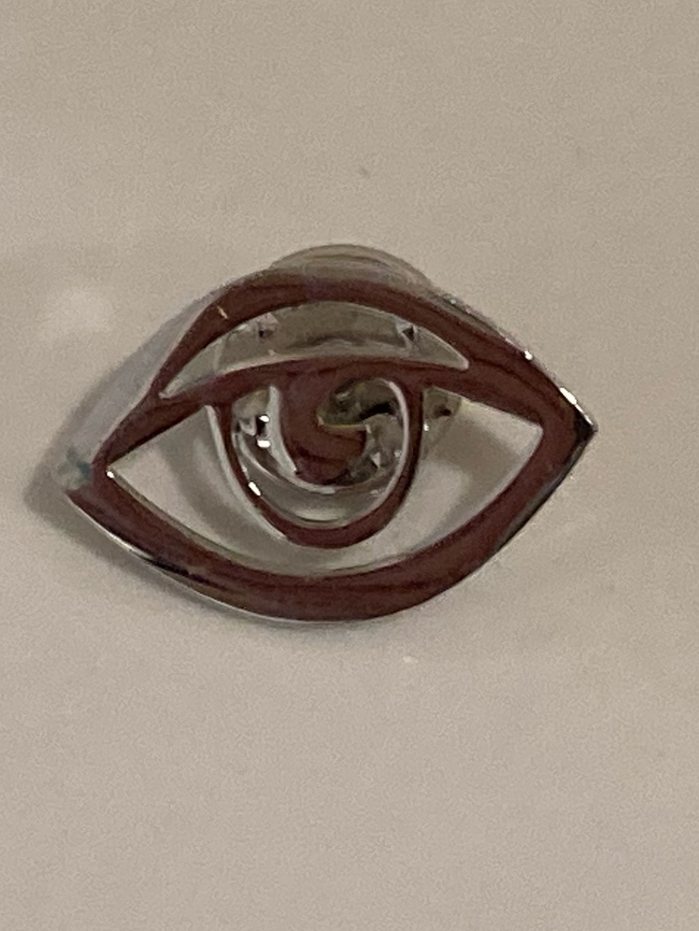Minimalist Eye-Shaped Metal Pin in Silver Brand New Unisex - Picture 2 of 4